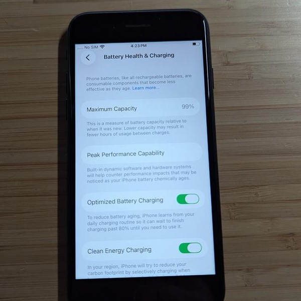 Apple iPhone SE 3rd Gen 2022 - Unlocked, 128 GB, Midnight, A2595