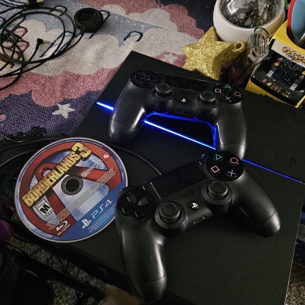 PlayStation 4 - 500 GB, Black, Standard