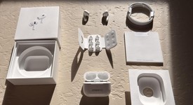 Used
													Apple AirPods Pro 2 - Lightning, photo 1 of 6