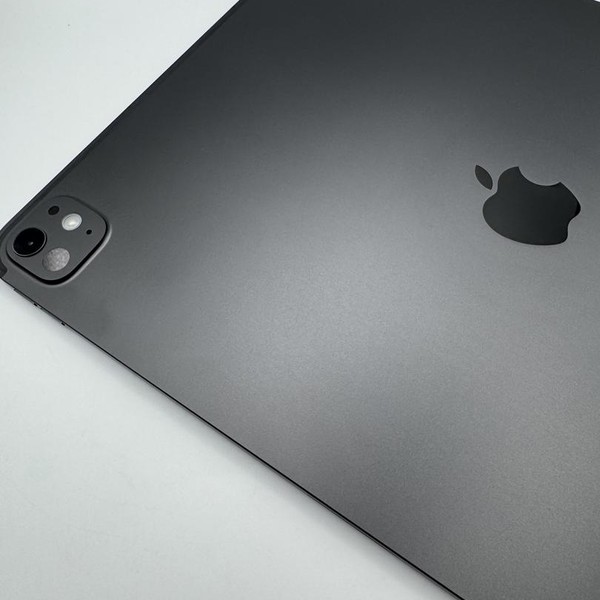 Apple iPad Pro 13 inch (M5) 2025 - Unlocked, 256 GB, Space Black, Apple M5 9-Core, A3361, Standard Glass