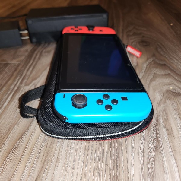 Nintendo Switch - 32 GB, Red & Blue
