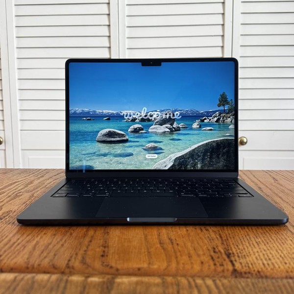 MacBook Air 2022 (M2) - 13 inch - 256 GB, Midnight, 8 GB, Apple M2