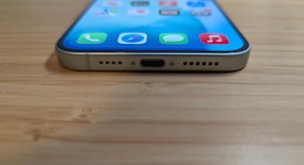 Good
													Apple iPhone 15 Plus - Unlocked, Green, 128 GB, A2847, photo 3 of 14