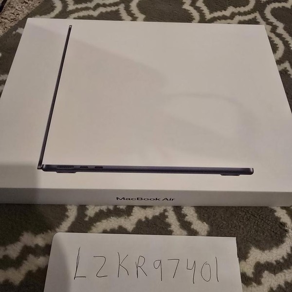 MacBook Air 2024 (M3) - 13 inch - 256 GB, Midnight, 16 GB, Apple M3, 8-core GPU