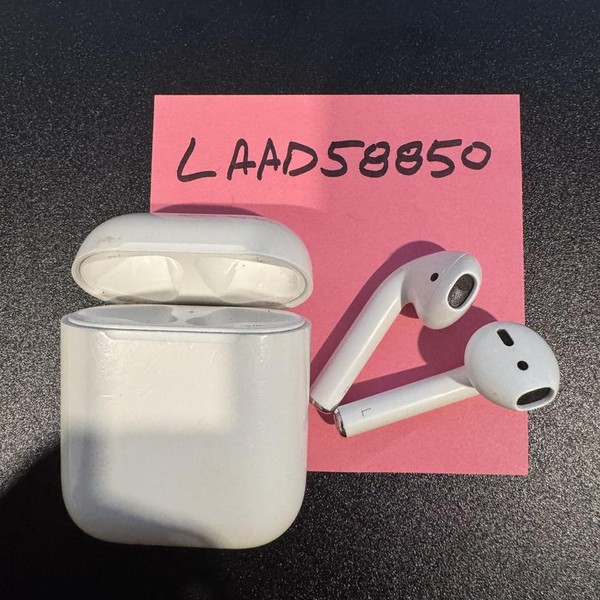 Apple AirPods 2nd Gen - Lightning Case