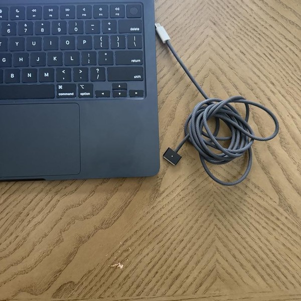 MacBook Air 2022 (M2) - 13 inch - 256 GB, Midnight, 8 GB, Apple M2