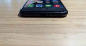 Good
													Apple iPhone SE 3rd Gen 2022 - Unlocked, Midnight, 64 GB, A2595, photo 3 of 13