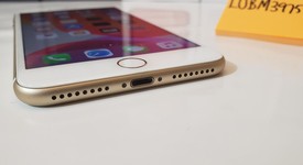 Fair
													Apple iPhone 7 Plus - Sprint, Gold, 128 GB, A1661, photo 2 of 7