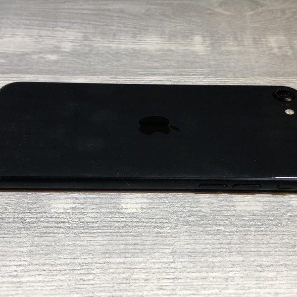 Apple iPhone SE 2nd Gen 2020 - Unlocked, Black, 64 GB, A2275