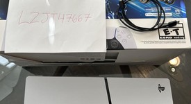 Mint
													PlayStation 5 Slim Standard Edition (2023) - White, 1 TB, photo 3 of 10