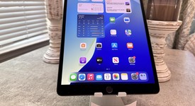 Good
													Apple iPad Air 3rd Gen - Unlocked, Silver, 64 GB, photo 1 of 5