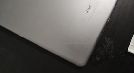 Fair
													Apple iPad 5th Gen - Unlocked, Gray, 128 GB, A1823, photo 4 of 14