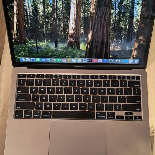 MacBook Air 2019 - 13 inch - 256 GB, Gray, 8 GB, Intel Core i5