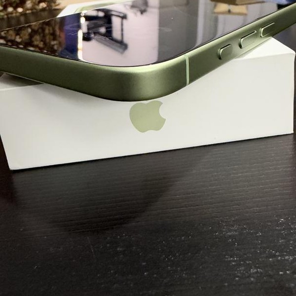 Apple iPhone 17 - Unlocked, 512 GB, Sage, A3258