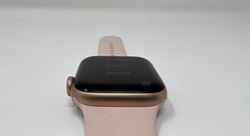 Fair
													Apple Watch Series 4 40mm - Unlocked, Gold, A1975 - Cellular, Aluminum, photo 4 of 6