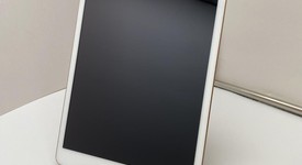 Good
													Apple iPad 7th Gen - Unlocked, Gold, 32 GB, A2200, photo 2 of 8