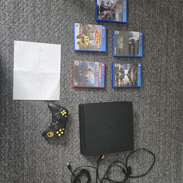 PlayStation 4 Slim - Black, 500 GB