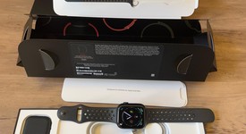 Mint
													Apple Watch Series 7 45mm - Unlocked, Midnight, A2477 - Cellular, Nike, photo 2 of 8