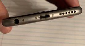 Good
													Apple iPhone 6S - AT&T, Grey, 64 GB, A1633, photo 4 of 9