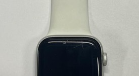Good
													Apple Watch Series 4 44mm - Unlocked, Silver, A1976 - Cellular, Aluminum, photo 5 of 11