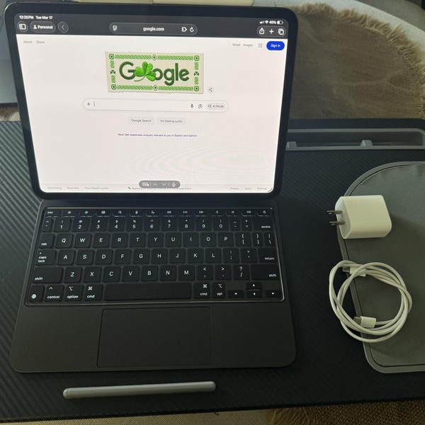 Apple iPad Pro 11 inch (M4) 2024 - AT&T, 256 GB, Black, 8 GB, A2837, Standard Glass