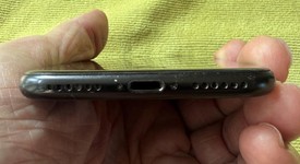 Good
													Apple iPhone SE 2nd Gen 2020 - Unlocked, Black, 64 GB, A2275, photo 5 of 9