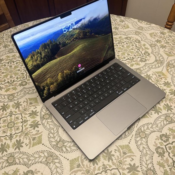 MacBook Pro 2023 - 14 inch - 1 TB, Silver, 16 GB, Apple M2 Pro 10-core