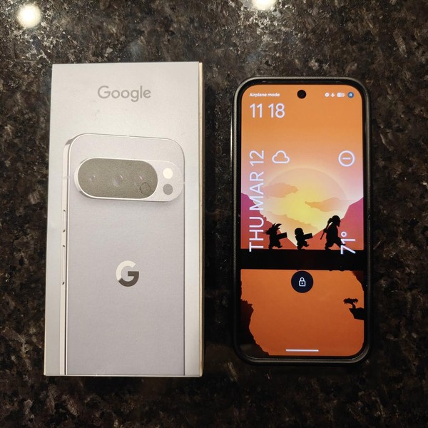 Google Pixel 10 Pro - Unlocked, 128 GB, Moonstone, G4QUR