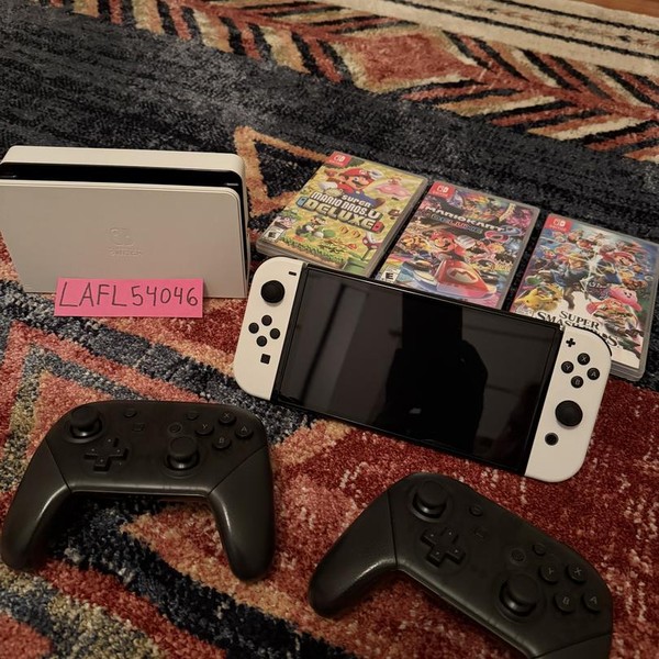 Nintendo Switch - OLED - 64 GB, White