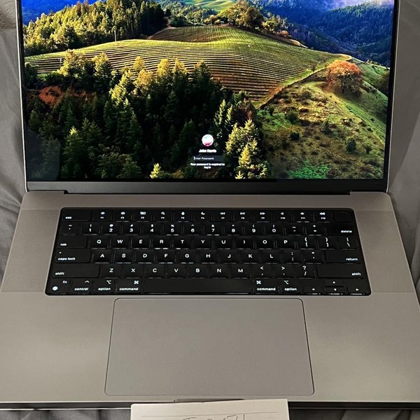 MacBook Pro 2021 - 16 inch - 1 TB, Gray, 16 GB, Apple M1 Pro 10-core