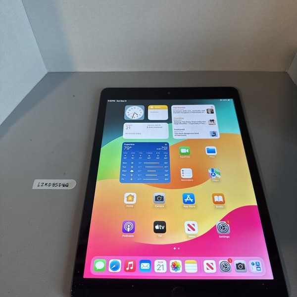 Apple iPad 8th Gen - Wi-Fi, 128 GB, Gray, A2270