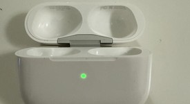 Used
													Apple AirPods Pro 1st Gen - MagSafe Case, photo 4 of 6