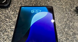 Good
													Apple iPad Pro 11" 4th Gen 2022 - Unlocked, Gray, 256 GB, photo 3 of 9