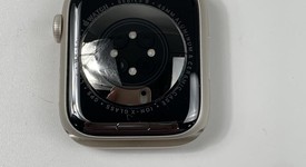 Good
													Apple Watch Series 9 45mm - Unlocked, Starlight, A2984 - Cellular, Aluminum, photo 4 of 8