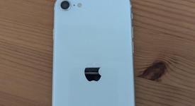 Good
													Apple iPhone SE 2nd Gen 2020 - Verizon, White, 64 GB, A2275, photo 2 of 4