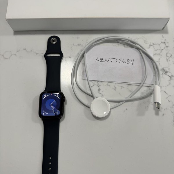 Apple Watch SE 2nd Gen 40mm - Unlocked, Midnight, A2726 - Cellular, Aluminum