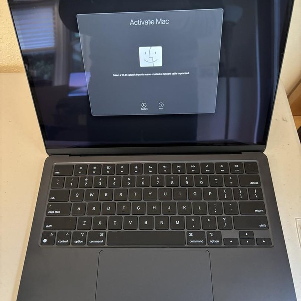 MacBook Air 2022 (M2) - 13 inch - 512 GB, Midnight, 8 GB, Apple M2