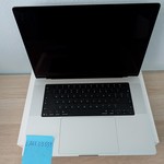 Mint MacBook Pro 2026 - 16 inch (M5) - 2 TB, Silver, 128 GB, Apple M5 Max 18-core (40-core GPU), Standard Display