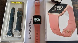 Good
													Fitbit Versa - Rose Gold, photo 1 of 3