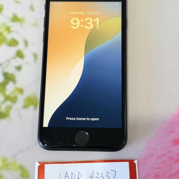 Apple iPhone SE 2nd Gen 2020 - Unlocked, 128 GB, Black, A2275