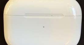 Used
													Apple AirPods Pro - MagSafe Case, photo 3 of 6