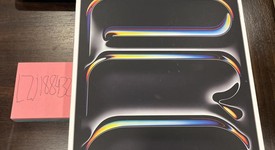 Mint
													Apple iPad Pro 13" (M4) 2024 - Unlocked, Black, 256 GB, 8 GB, A2926, Standard Glass, photo 1 of 7