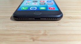 Good
													Apple iPhone SE 3rd Gen 2022 - T-Mobile, Midnight, 64 GB, A2595, photo 3 of 13