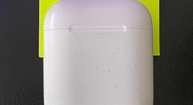 Used
													Apple AirPods 2nd Gen - Lightning Case, photo 2 of 5