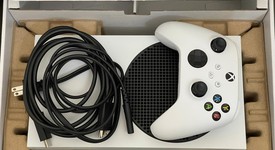 Mint
													Xbox Series S (2020) - White, 512 GB, photo 4 of 6