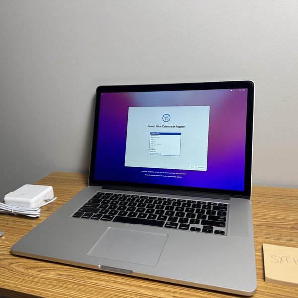 MacBook Pro 2015 (Retina) - 15 inch - 512 GB, Silver, 16 GB