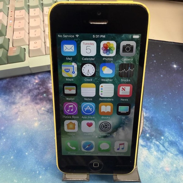 Apple iPhone 5C - Unlocked, 16 GB, Yellow, A1456