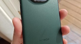 Good
													Honor Magic V3 - Unlocked Non-US, Green, 512 GB, 12 GB, photo 3 of 7