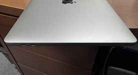 Good
													MacBook Pro 2020 - 13" - I7, Gray, 1 TB, 16 GB, photo 3 of 10