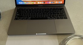 Good
													MacBook Pro 2017 (No Touch Bar) - 13" - I5, Gray, 256 GB, 8 GB, photo 2 of 16